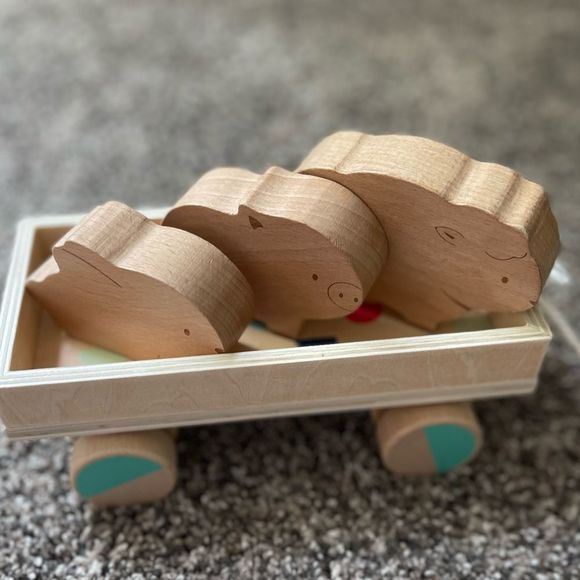 KiwiCo wooden pull wagon with wooden animals. Like new. - Picture 1 of 4